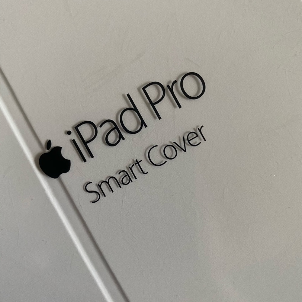 iPad Pro Smart Cover - Picture 2 of 4